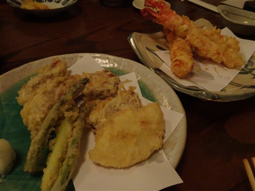 <% pageTitle %>” /></p>
<p>海老の天ぷらも野菜の天ぷらもおいしいです。<br />
日本で食べているような感じです。</p>
<h4>若鳥の柚子コショウ焼き　9ドル</h4>
<p class=